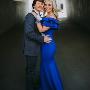 Royal blue prom dress💙💙